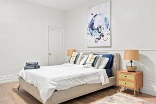 Ideal Montreal Escape - 6 mins From Metro - Sleeps 4 - 4