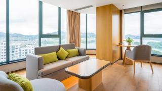 Holiday Inn One Thousand Island Lake by IHG - 2