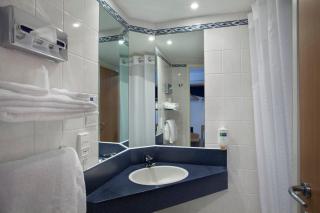 Holiday Inn Express Geneva Airport by IHG - 7