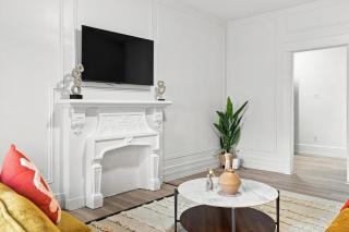 Luxe Downtown Montreal Unit - Walk to everything - 8