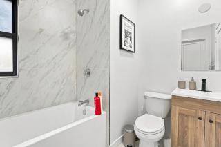 Luxe Downtown Montreal Unit - Walk to everything - 4