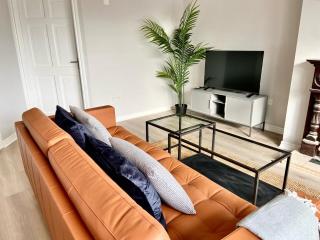 Modern and Spacious Apt6 - sleeps 6 - free parking - 8