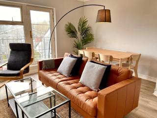 Modern and Spacious Apt6 - sleeps 6 - free parking - 7