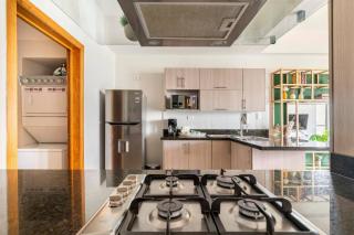 Stylish Downtown KingBed 300mb fast wifi - 4