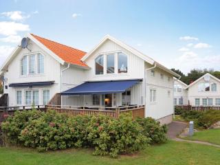 Seaside Serenity in Mollosund-By Traum - 0