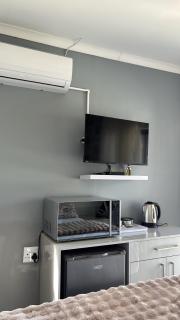 S AND M Bnb - 6