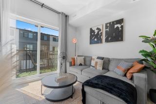 Stylish 2BR 2BT Apt in the Heart of Secord - 5