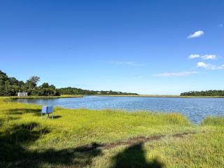 Spacious Home with Sprawling Yard - Orleans - 9