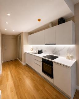 Skyline Diamond Apartment - 5