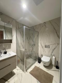 Skyline Diamond Apartment - 3
