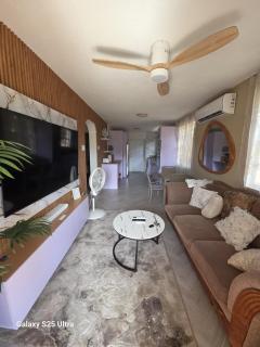 Harvey's Oasis 2-Us Embassy, Cruise Port, Kensington Oval and Vacation - 0