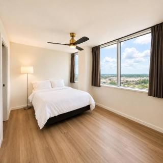 Luxury Apartment with Balcony - 6