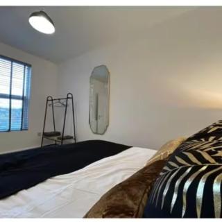 Lovely Double Room in the Heart of Rochester, United Kingdom - 4