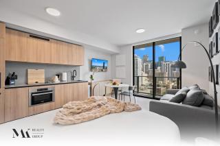 501 First Studio near at Science & Art Museums - 8