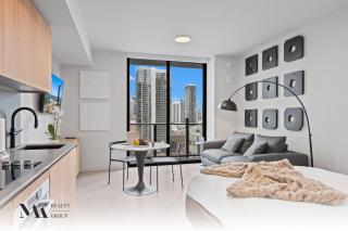 501 First Studio near at Science & Art Museums - 1