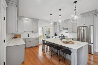 6BR Classic Boston Home Near Savin Hill T - 3