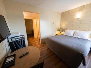 Goodknight Inn - 1