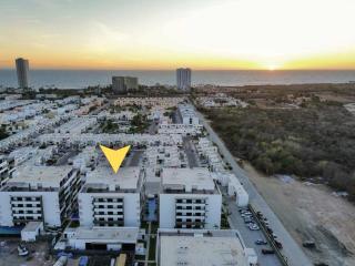 Marina Cerritos Loft with Pool & Balcony - 3