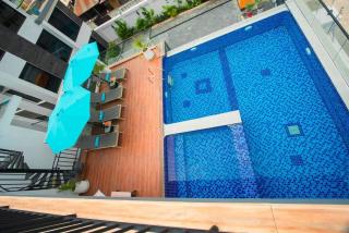 New Modern Bliss apt- 3Bdrm w/pool- gym-hottub - 7