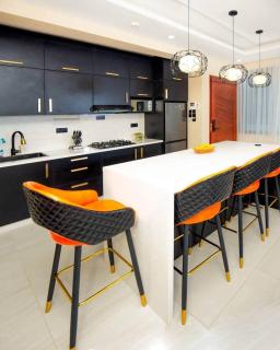 New Luxury Hideaway Wi-Fi + Gym + Pool+ Hot Tub - 5