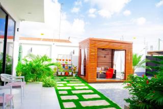 New Luxury Hideaway Wi-Fi + Gym + Pool+ Hot Tub - 1