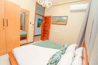 Serenity Peak Apt -King Bed - Kitchen-Laundry-Generator - 1