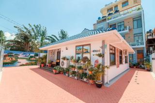 The Elegant | Spacious Apt | Near shopping - 5