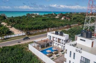 Luxury Beachwalk Apt-Pool, King Bed-Rooftop Views - 5