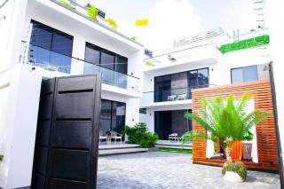 New Vibrant Charm w/Pool +HotTub | Gym | Wi-Fi - 7