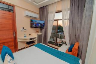 The Lavish suite with Sunset view @Arikays homes - 4