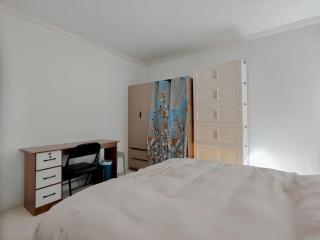 Private Room Near YVR & Bridgeport Station - 6