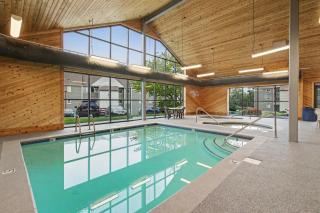 Mountain Villa Magnificent Views - 2 Pools, Fireplace & Hot Tub - 4