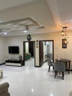 2 bed Modern furnished apartment - 0