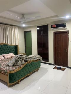 2 bed Modern furnished apartment - 1