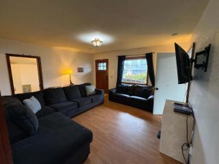 Downtown home with private hot tub & WiFi - walk to beach - dog-friendly yard - 6
