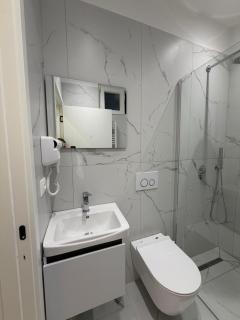 Shiroka Lakeview Rooms - 8