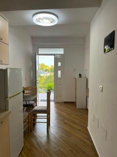 Shiroka Lakeview Rooms - 5