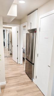 New cozy 2bedroom basement suite in Devonshire - 8