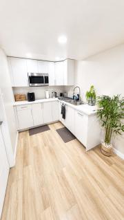 New cozy 2bedroom basement suite in Devonshire - 2