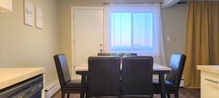Walk to West Edmonton Mall - Modern 3 Bedroom - 4
