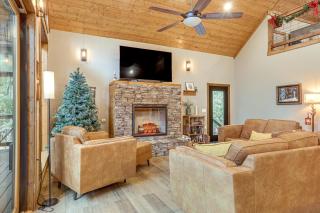 Lake Views & Golf Access at Secluded Drasco Lodge - 5