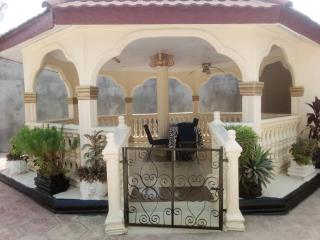 Luxury 5BR Villa Pool, AC and Private Bathrooms - 7