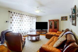 Family-Friendly Waterloo Abode w/ Deck! - 8