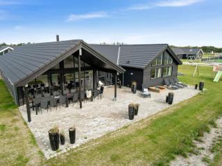16 person holiday home in Nørre Nebel - 0
