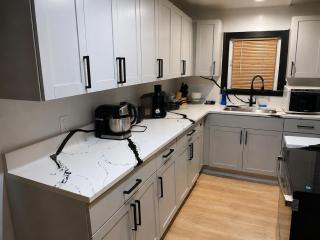 Great Home 4 Professionals & Business Travelers- 2 - 6