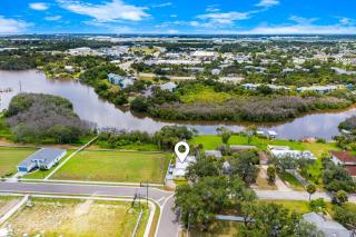 Manatee Cove - 9