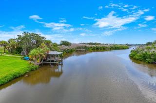 Manatee Cove - 1