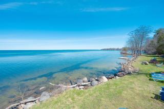 140 Peaceful King Suite Simcoe Escape w Beach - 2