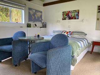Superb Studio Retreat with Private Secluded Spa, plus Pool & BBQ access - 6