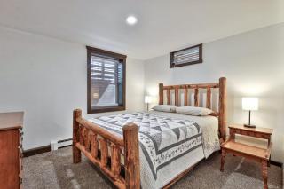 Liquid Lodge Lower - 2BR Duplex near Killington with 4 PM Checkout - 8